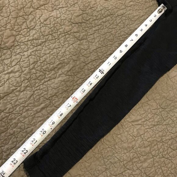 Alphalete leggings size XS.     S136 - Picture 8 of 8